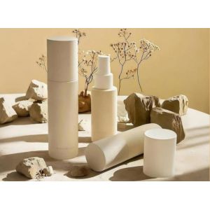 China Customized Plastic Bottles 60ml /80ml/100ml PE Bottle With Spray wholesale