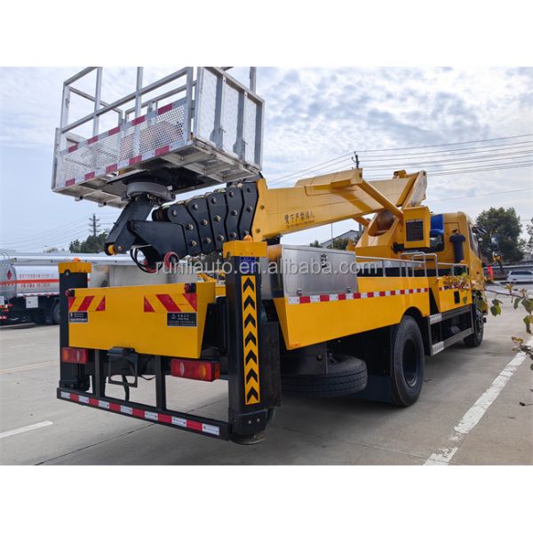 Export 32m Dongfeng Euro 2 High Altitude Operation Platform Truck Mounted Crane Vehicle