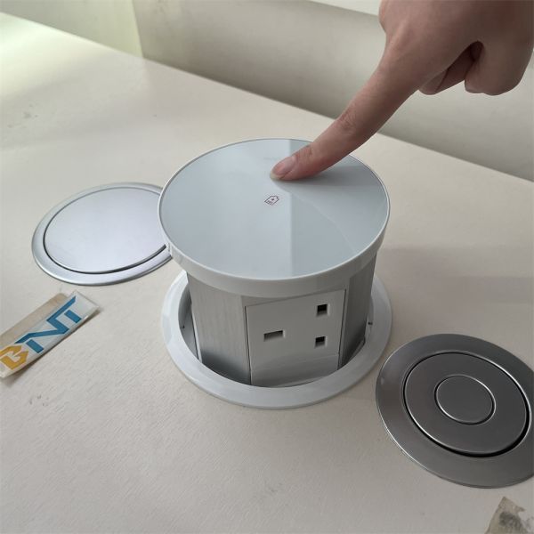 High Quality Waterproof Power Socket Strip Extension UK Standard Plug Socket IP44 Tabletop Design for Easy Use