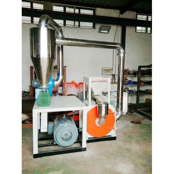 Plastic Scrap Cutter Milling Machine Water Spray Cooling Compact Structure