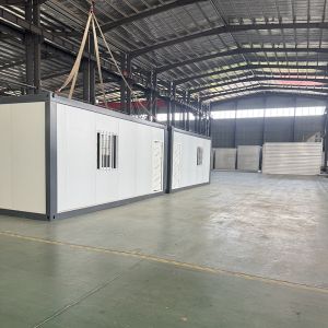 China Detachable 20FT Office Building Casa Prefabricada Flat Pack Modular Container Prefab House Mobile Tiny Home Container House on sale