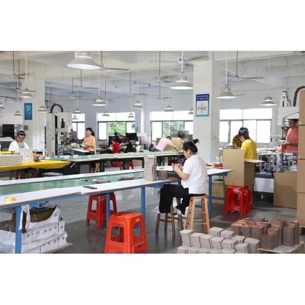 Glossy 54 64 68gsm Light Weight Coated Paper in Sheet Printing Magazine Brochures