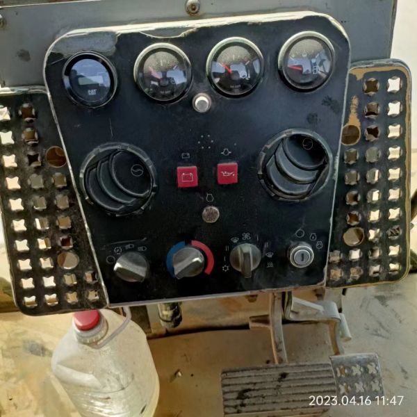 Second hand bulldozer CAT D6G2 used construction machinery and equipment