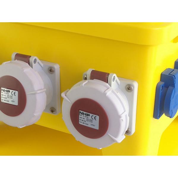 IP 67 Electrical Distribution Box 37 * 34 * 33cm Dimension 24 Way Poles