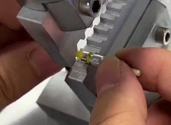 High Precision Air Pressure Optical Fiber Cable Connector Crimping Machine with 2.0T Crimp Force and Metal Construction