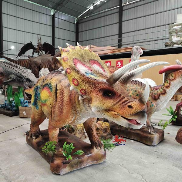 Quality Bespoken  Amusement Park Eyes Blinking Dinosaur Triceratops Model for sale