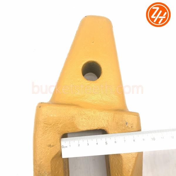 6I6404 E325 J400 58HRC Excavator Bucket Teeth Adapter For