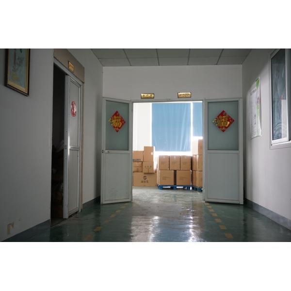 PC Vehicle Mounted Negative Ionizer Air Purifier For Car Air Outlet N.W 128g