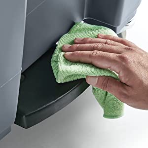 Rubbermaid Commercial Products BRUTE Rollout Wheeled Trash Can Recycling Driveway Container Bins