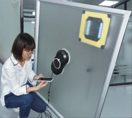 80W Dongguan Huidi HCR-17 Ultra-Thin BLDC Motor Robot Dual Nozzles Water Spray for Window Cleaning US Plug Electric Power Source