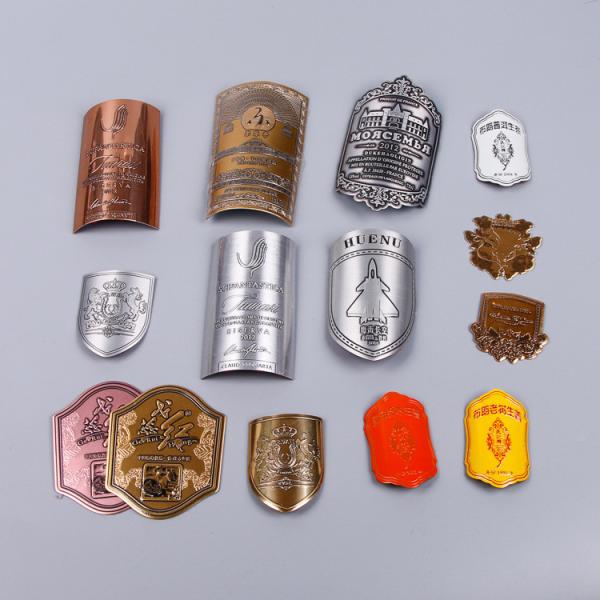 Customized Shape Self-adhesive Stickers for Wine Bottles with Spot UV Surface and Personalized Printing