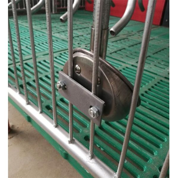 Middle Size Oval Shape Pig Drinking Bowl Swine Waterer Pig Water Drinkers