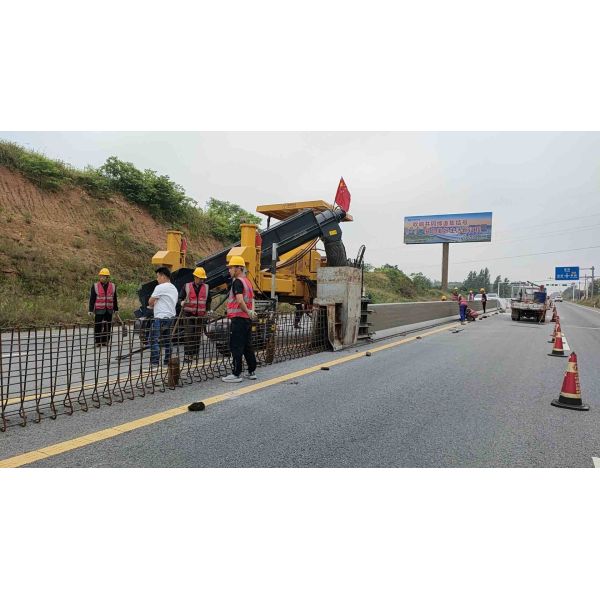 Multi Purpose Concrete Slip Form Paver For Highway Construction