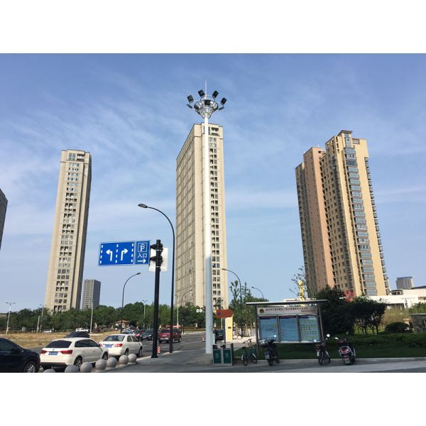 Q235 Galvanized Powder Coated Flood Light Poles Outdoor High Mast Lighting Pole