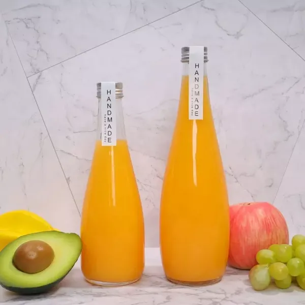 700ml Glass Bottle for Mineral Water with Metal Screw Cap and Decal Surface Handling