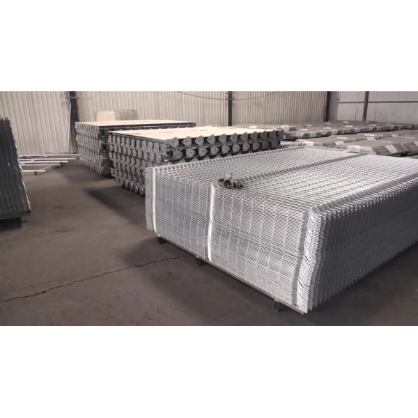 Quality 50x150mm Decorative 3D Curved Welded Wire Mesh Fence Panels Rodent Proof for sale