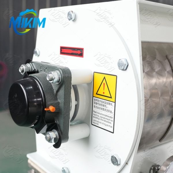 BH-125 Small Automatic Poultry Feed Pellet Machine For Household Energy Efficient