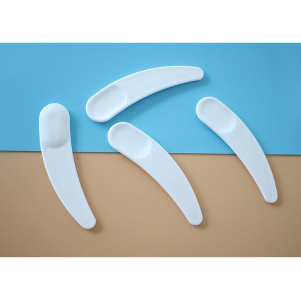 Customized White 53mm Plastic Cosmetic Spatula For Cream Jars
