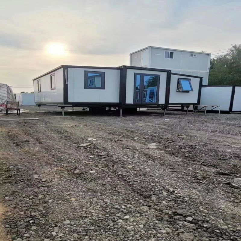 20ft or 40ft Expandable Container House with 3 or 2 Bedrooms Luxury Prefab Extension