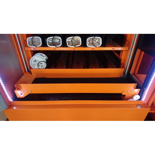 Snack Food Vending Kiosk With Coin Bill Credit Card Payment And Remote Platform