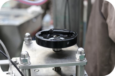 Automatic Small Footprint Sauce Oil Filling Capping Tow In One Machine