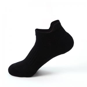 China Bulk Plain Coloured Socks Low Cut Thick Winter Sports Mens Athletic Running Socks wholesale