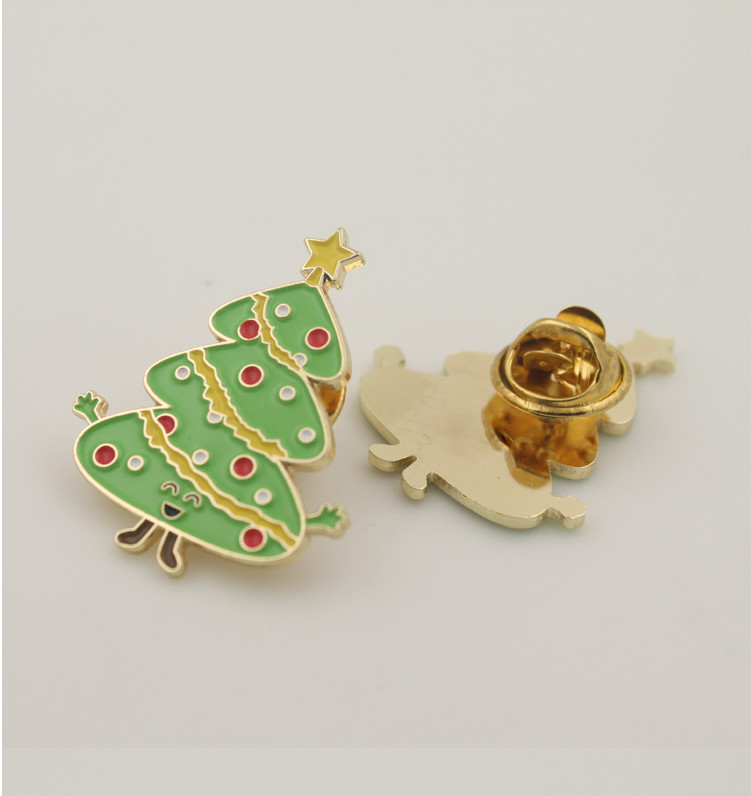 China Brass Die strck 3D , sprot pin , club pin badges with loop , with magnet clutch are ok wholesale