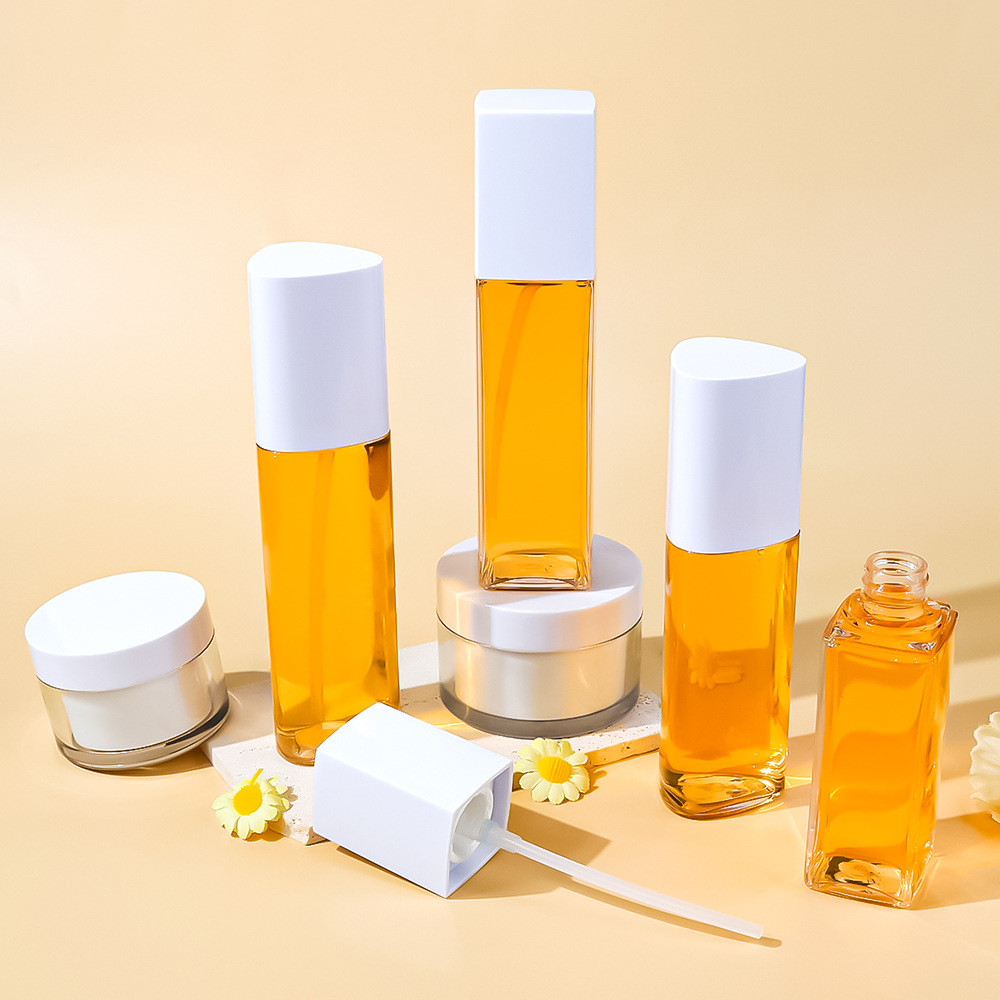 China Customized Empty Makeup Spray Bottle 120ml Round Thick Bottom wholesale