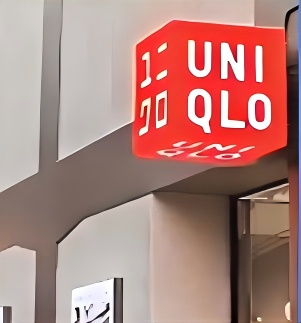 Customized P3.91 High Contrast Ratio LED Cube Display for Outdoor Applications