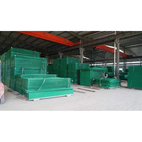 Fencing 3.0mm Wire Diameter 3D Curvy Galvanized Welded Wire Mesh Fence Triangle Mesh