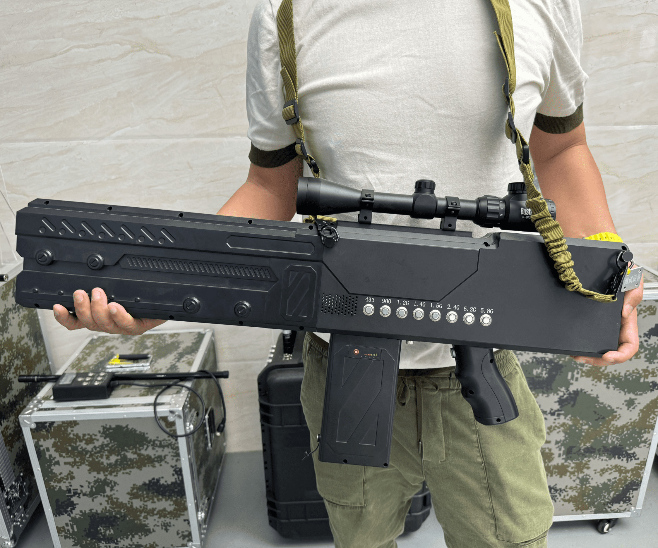 China Long Range Drone Frequency Jammer 2.4 Ghz Drone Jammer Handheld Anti Drone Gun on sale
