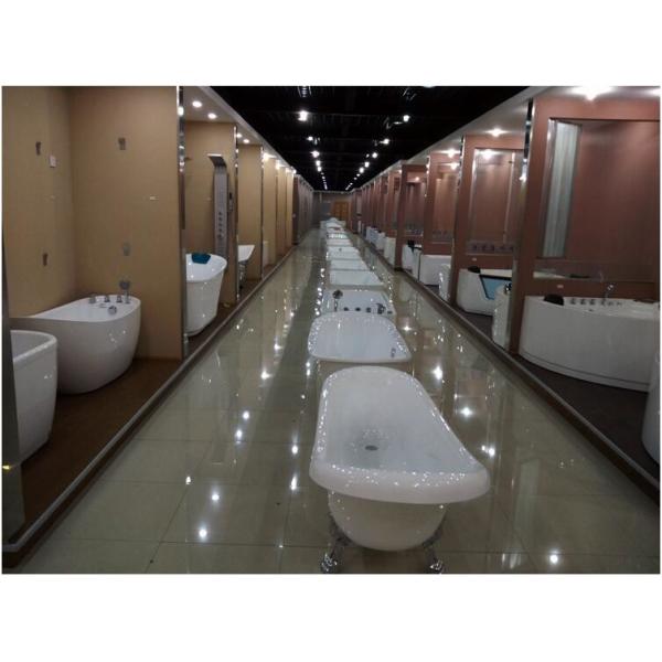 luxury free standing bathtub good design