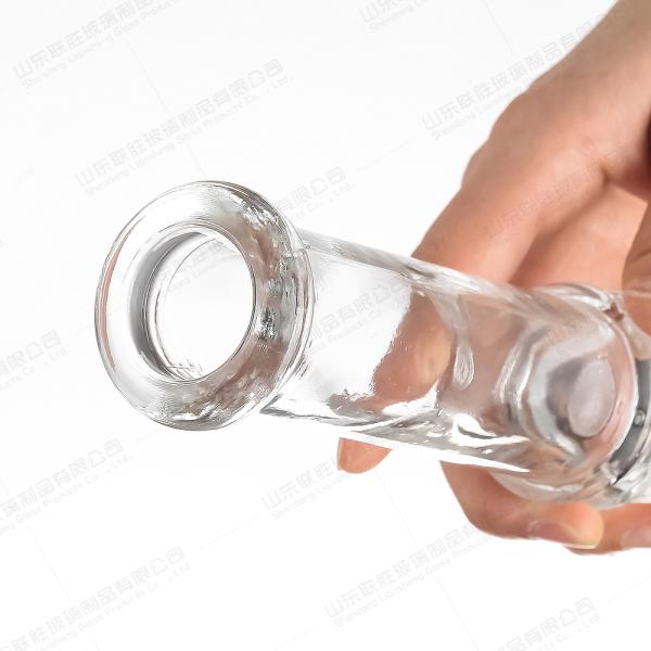 Customized Color Tower Shape Glass Bottle for Whiskey Vodka and Spirits 750ML 700ML 500ML