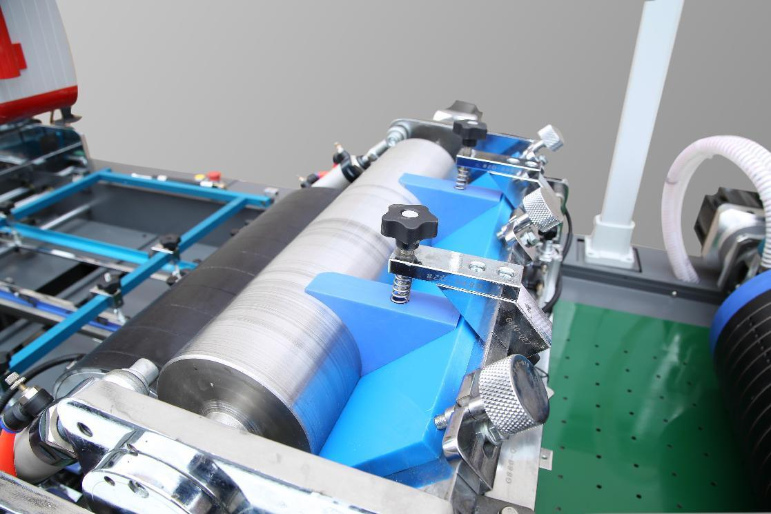 Automatic window pasting Machine
