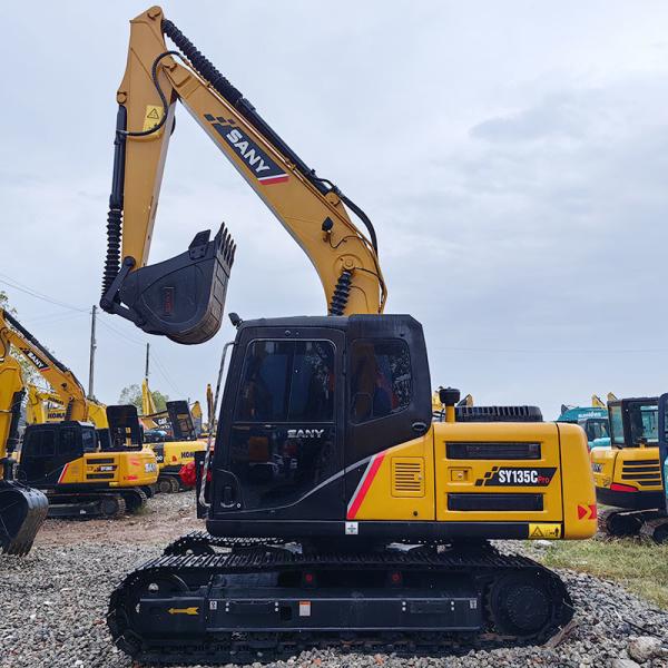 SANY SY135 Used Small Excavator 73kw Rated Power 0.6m3 Bucket Capacity 240L Large Fuel Tank