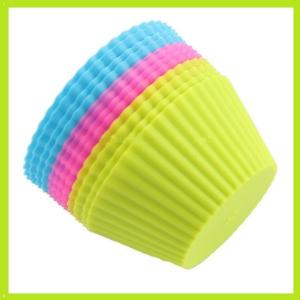 China Heat resistant round shape silicone muffin cup /BPA free FDA silicone mini baking cup wholesale