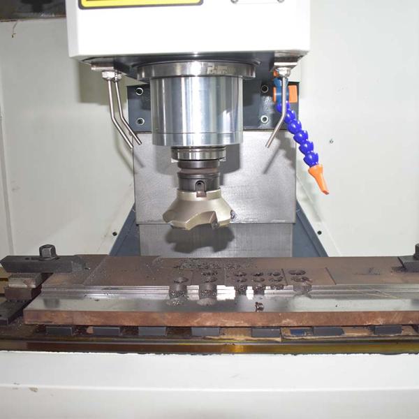 High Speed Vertical CNC Machine 900mm X Axis Travel 3 Axis Milling Machine