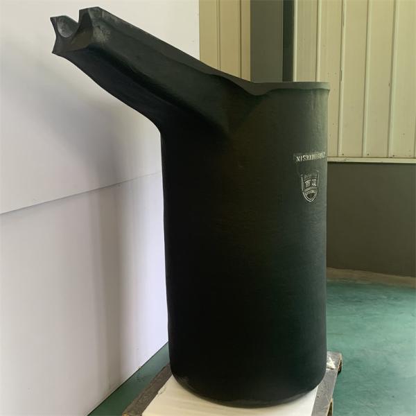 Silicon Carbide Graphite Crucible With Pouring Nozzle Cylindrical Shape