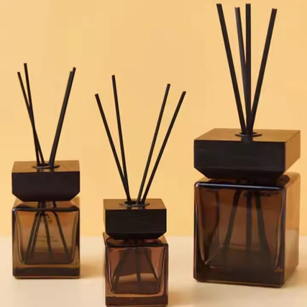 New Style Empty Square Aromatherapy Bottle with Lid High-Value Home Decorative Ornament