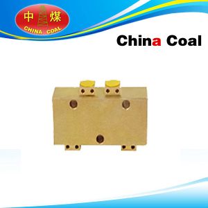 Differential pressure combined valve