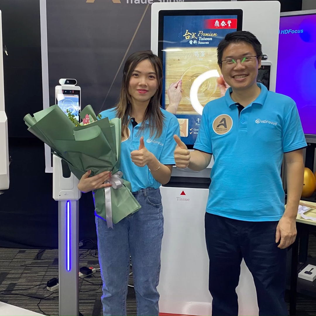 Rechargeable Mini Table Type Hologram Gift Advertising Display Equipment 3D Holographic Projector LED Fan for Toy and Gift Shops