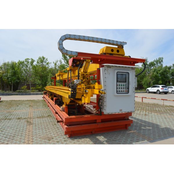 Oil Pipeline Automatic Lifting Stacking And Discharging Machine For Oil Well Maintenance