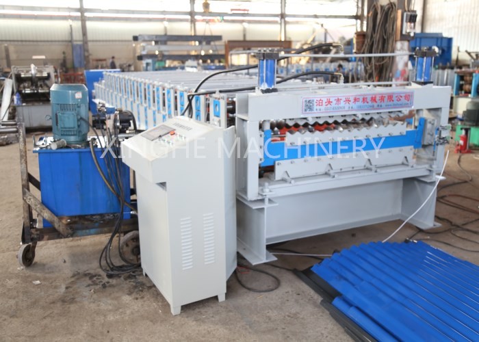 China PLC Automatic Zinc Roofing Roll Forming Machine / Corrugated Roof Sheet Making Machine wholesale