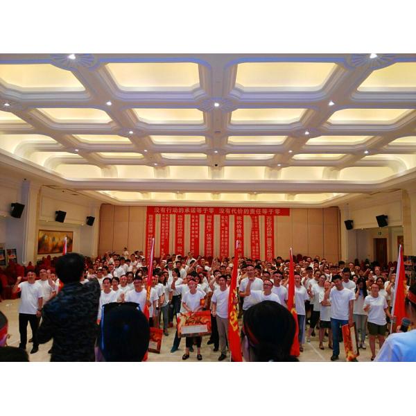 Colorful Industrial Floor Cleaning Machines Customized Size 2 Malish Brushes