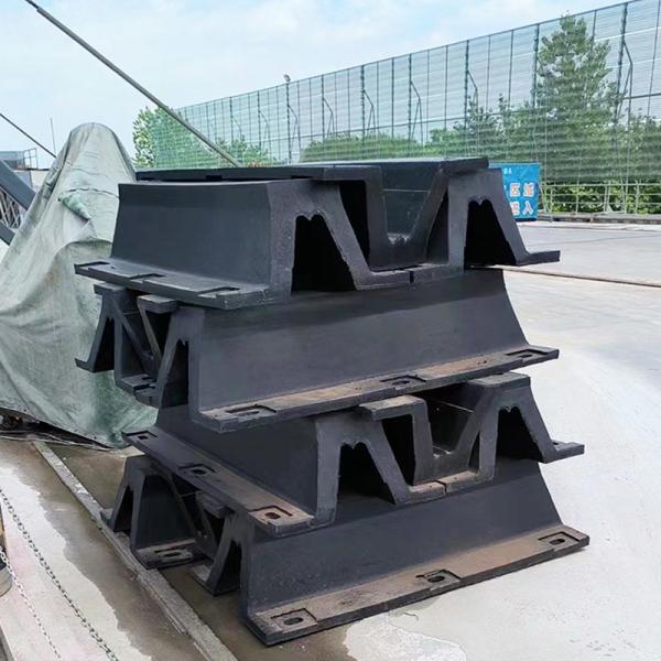Uv Resistant Dock Rubber Fender High Energy Absorption Low Reaction Force