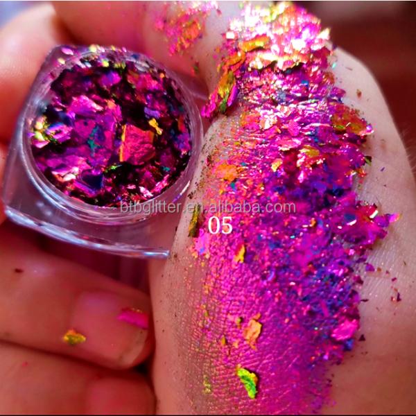 Get the Perfect Eye Makeup Look with Excellent Nail Art Effect Chameleon Flakes