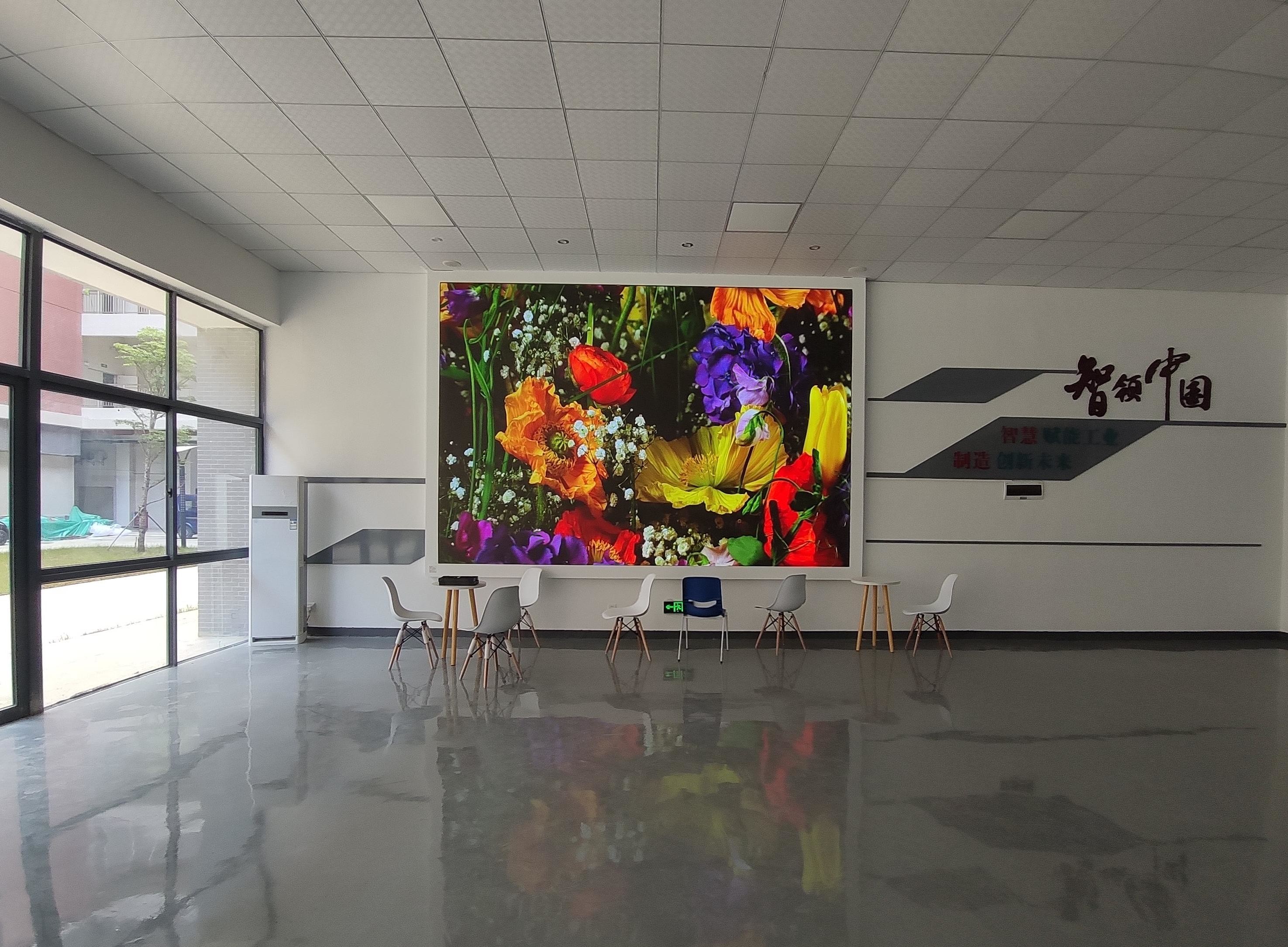 IP31 SMD LED Screen P1.667 Indoor Small Spacing Full Color Display Monitoring