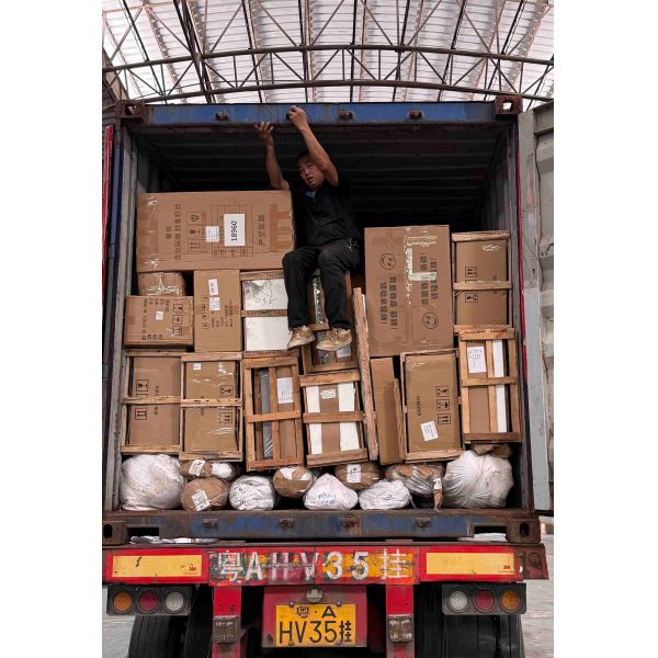 Quick And Easy To Install SPC Floor Tiles Noise Reduction And Anti-Bacterial 4mm To 6mm Thickness Options