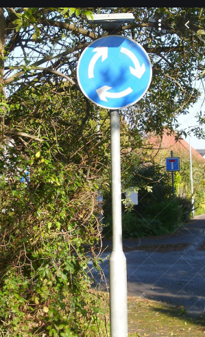 600mm Roundabout Solar Powered LED Flashing Lights Waterproof