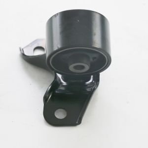Small Car Segment And Challenger Engine Mount 12373-97201